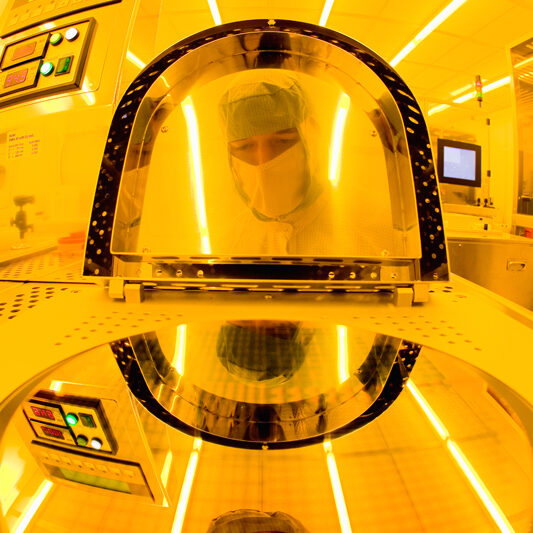 Narva Lichtquellen GmbH + Co. KG yellow special